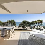 Main Beach Gem Luxury Retreat