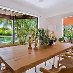 Quay Largo: Riverside Haven