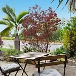 Zen - Blissful Beachside Pad