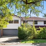 Noosa Riverfront Splendour, Ideal For Families