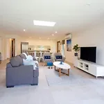 Depper St Charming Beach Side Home In Lovely Location