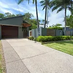 Depper St Charming Beach Side Home In Lovely Location