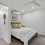 Little Cove Gem - Walking Distance To The Most Famous Noosa Beach!