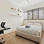 Ultimate Noosa Six Bedroom Luxury With Waterslide!