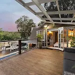 Sunset On Noosa Chalet