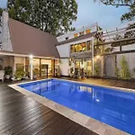 Sunset On Noosa Chalet