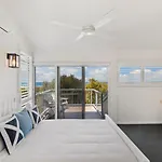 Castaway Cove Beachfront Luxury By Stay Noosa