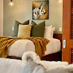 Noosa Private Sanctuary, Walking Distance To Beach