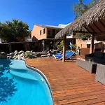 Noosa Private Sanctuary, Walking Distance To Beach