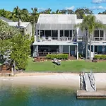 Noosa Haven Apt 6 Riverside Retreat
