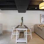 Beachside 2-Bed House With Pool, Courtyard & Bbq