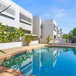5 The Courtyards Townhouse Close To Beach And Shops
