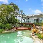 A Tropical Family Oasis In Sunshine Beach