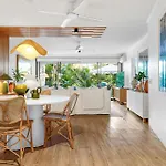 3 Sunshine Central - Sophisticated Apartment