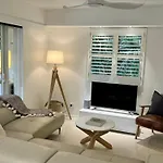 Noosa Beach Apartment On Hasting St French Quarter Resort.Noosa Heads