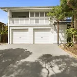Elanda St Home Luxurious Beachside Living