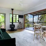 Eumarella Shores Noosa Lake Retreat