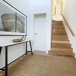 Stunning Views, Private Pool Near Hastings St