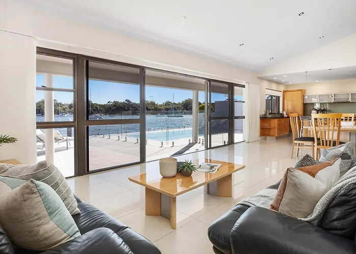 The River Rest - Noosa Jetty Stay