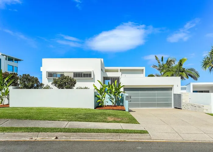 Indulgent Beachside Luxury, Sunrise Beach