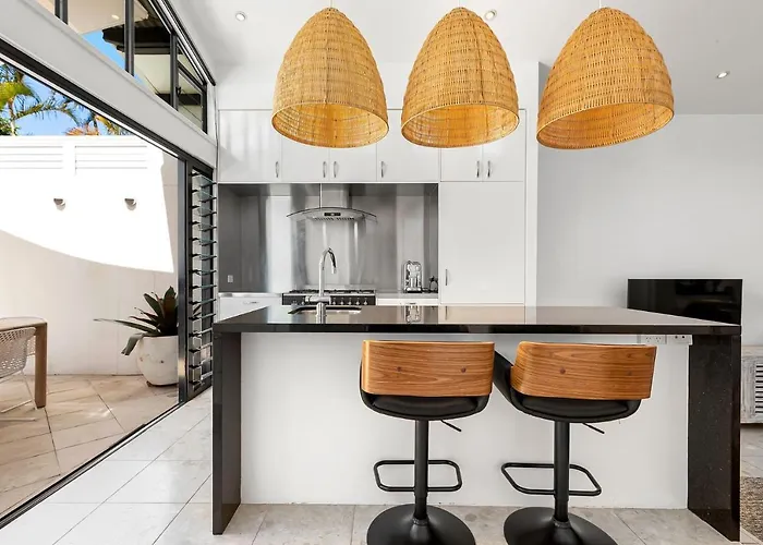 2 Luna Noosa - Spacious Retreat In Elevated Location