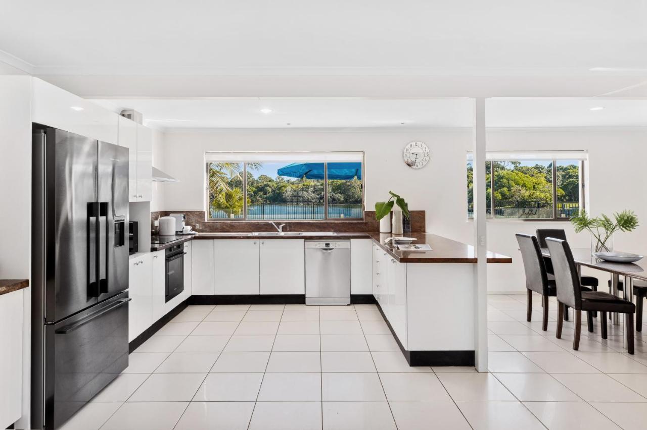 Riverfront With Jetty, Ideal For Families Holiday home Noosa Heads