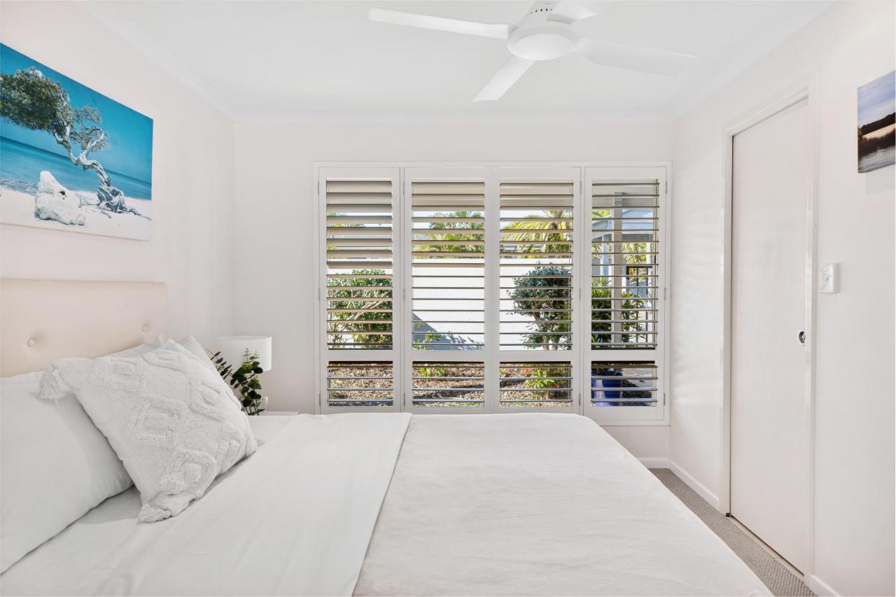 Riverfront With Jetty, Ideal For Families Holiday home Noosa Heads