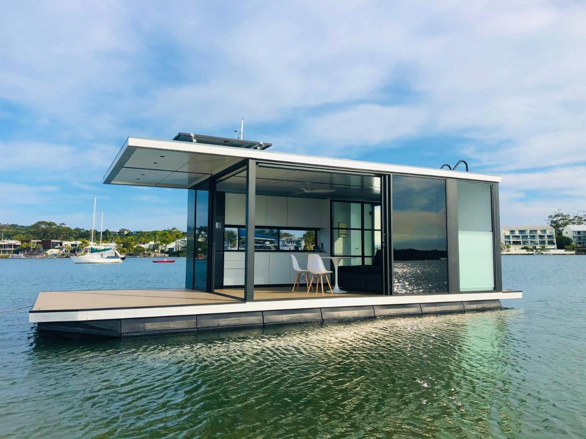 Oasis - Luxury Floating Eco Botel