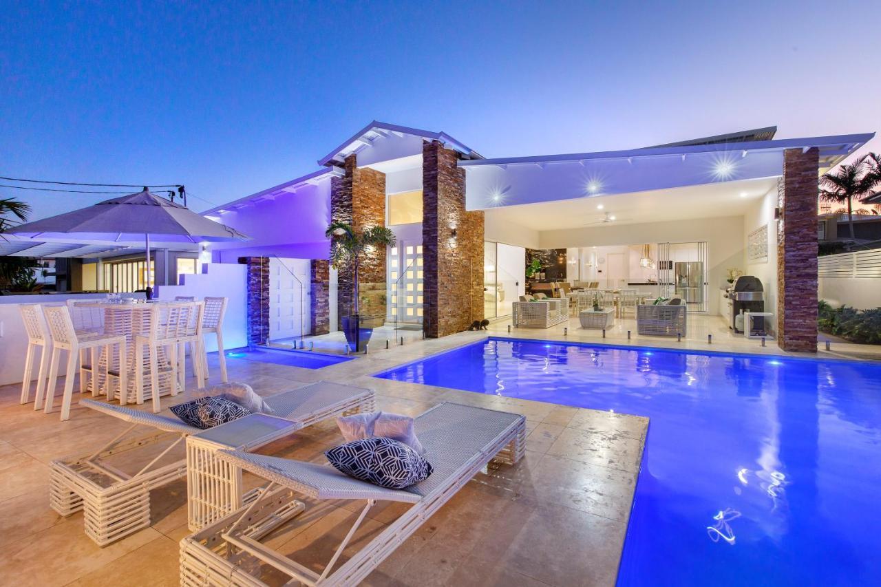 Exquisite Riverside Living, * Noosaville