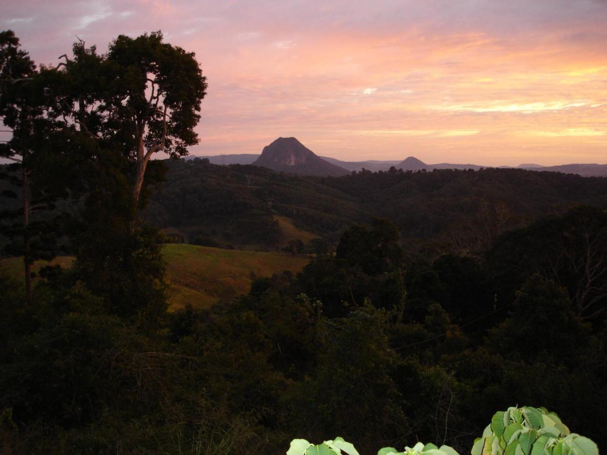 Cooroy Country Cottages * Black Mountain