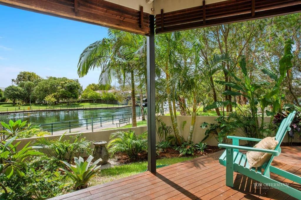 Quay Largo: Riverside Haven *