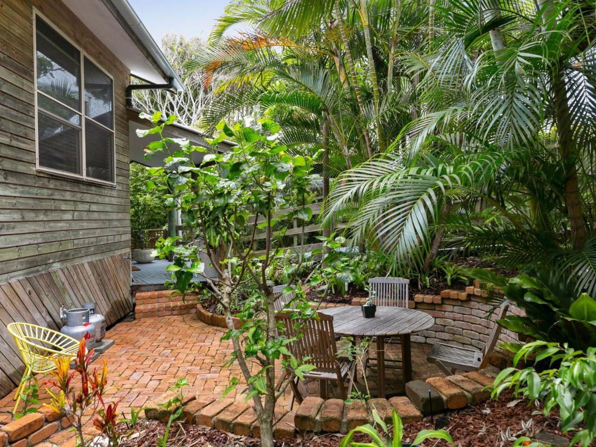 18 Adams St The Shack Fabulous Location Close To The * Sunshine Beach