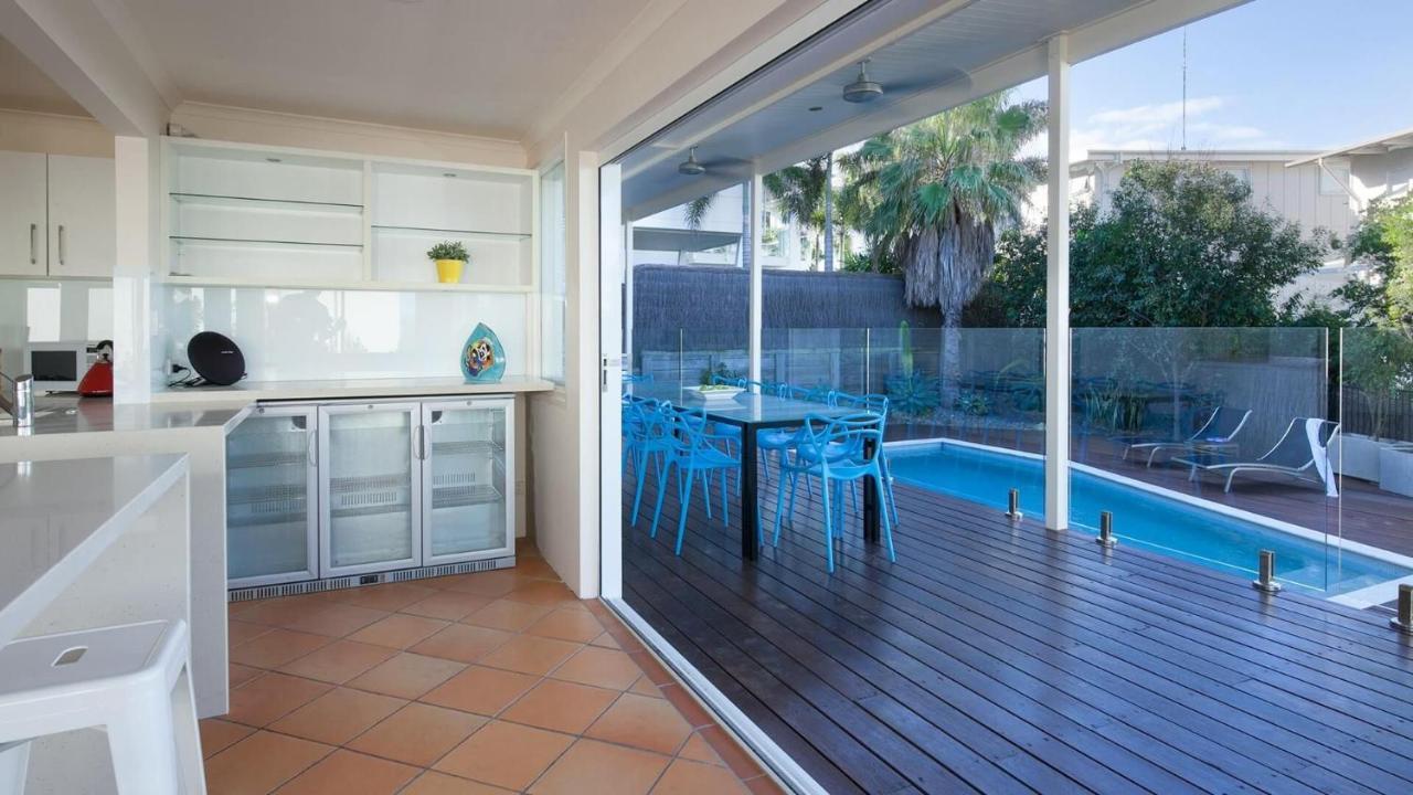 Belmore Terrace Perfect Pad Just 100 Metres To The Holiday home Sunshine Beach
