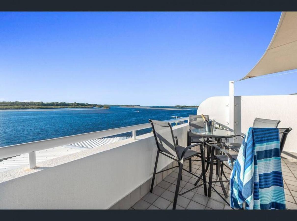 Howard St Panoramic River And Ocean Views - Penthouse -rooftop Apartment Noosaville