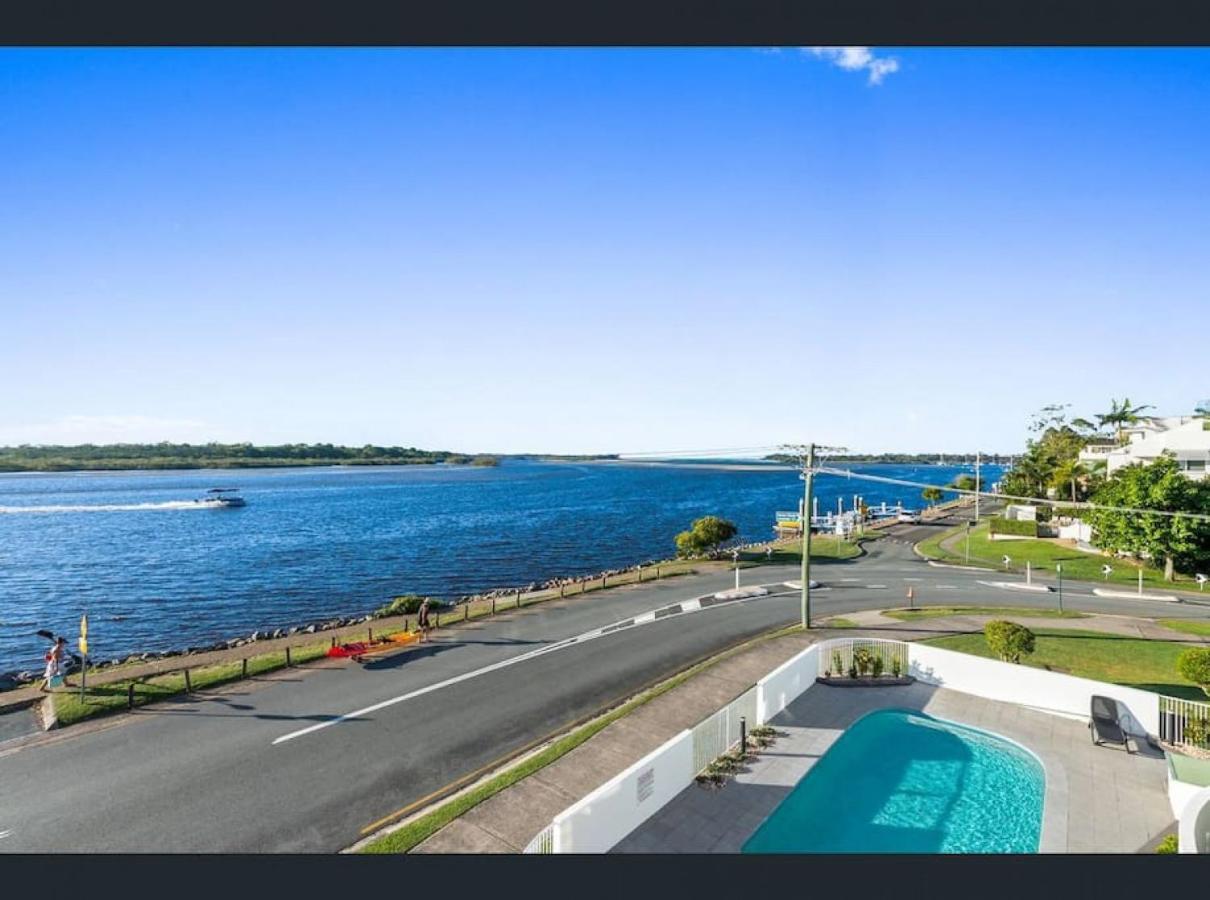 Howard St Panoramic River And Ocean Views - Penthouse -rooftop * Noosaville