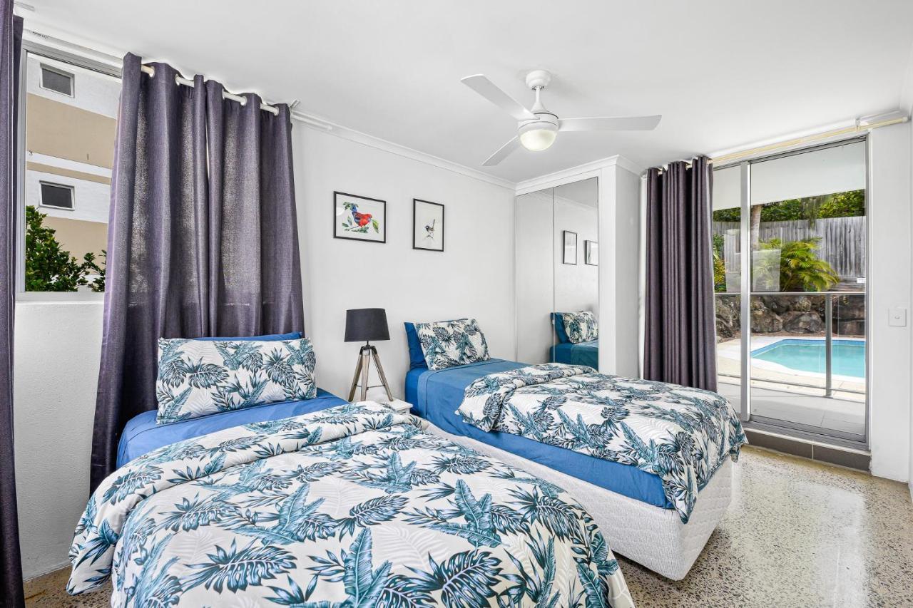 Moments From The Beach, Sunrise Apartment *