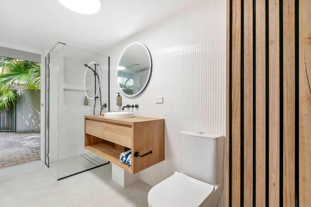 Apartment Lovely Ground Floor 3 Bedroom Unit With Pool Access *