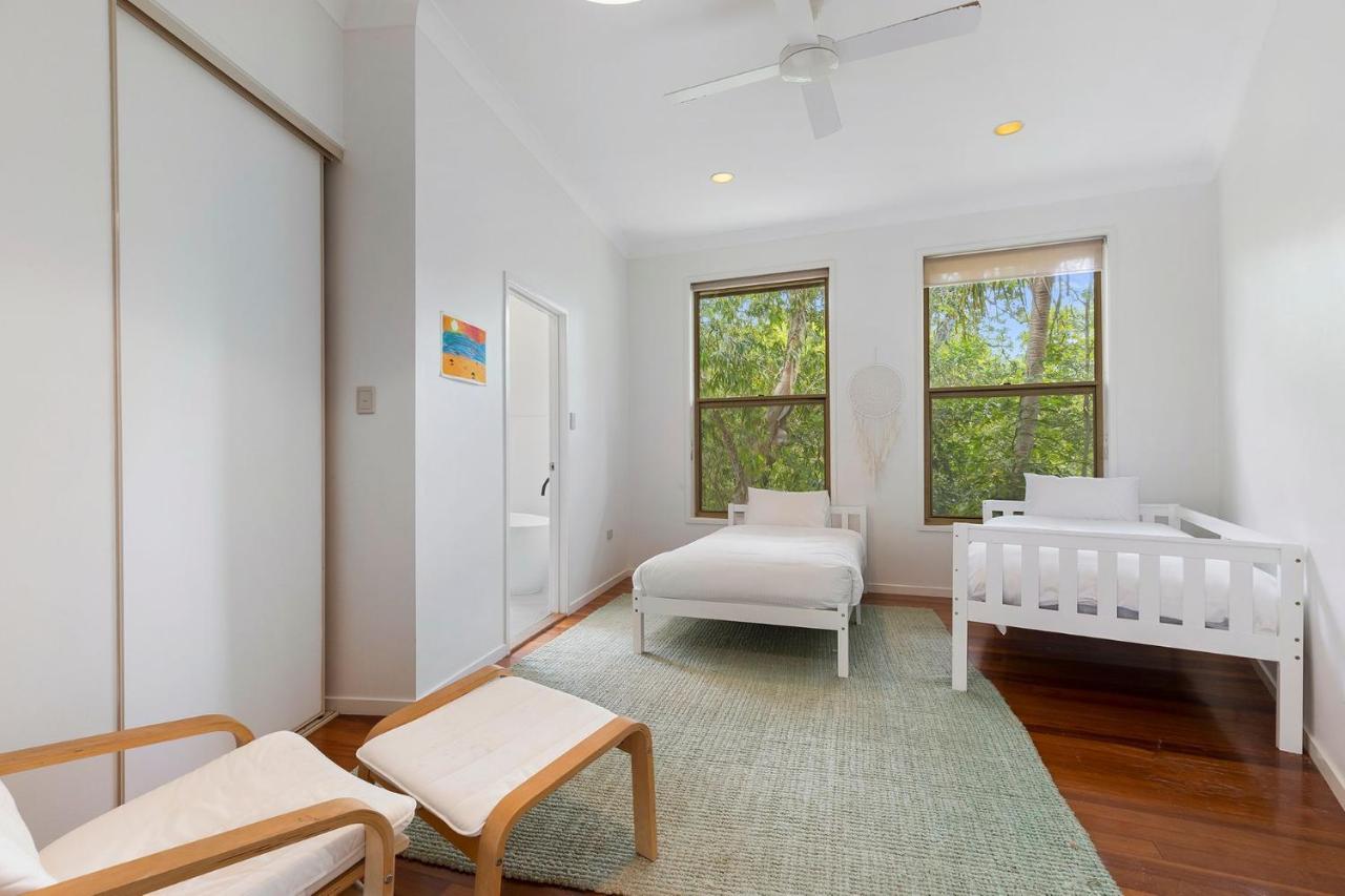 Holiday home 18 Adams St The Shack Fabulous Location Close To The Sunshine Beach