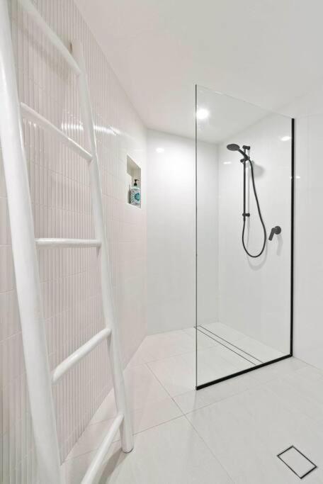 Lovely Ground Floor 3 Bedroom Unit With Pool Access Apartment Noosa Heads