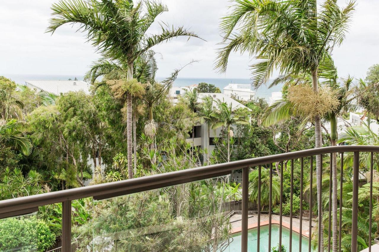Sunshine Retreat Offers Ocean Views And Style *