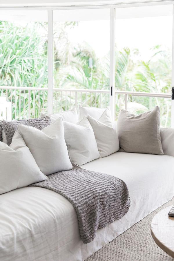 Sunshine Retreat Offers Ocean Views And Style Apartment *