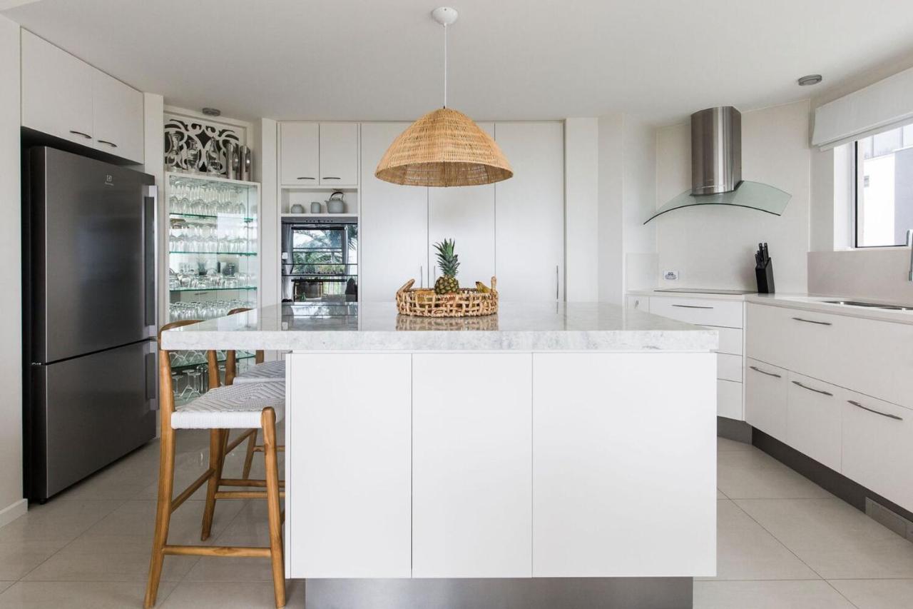 Sunshine Retreat Offers Ocean Views And Style * Sunshine Beach