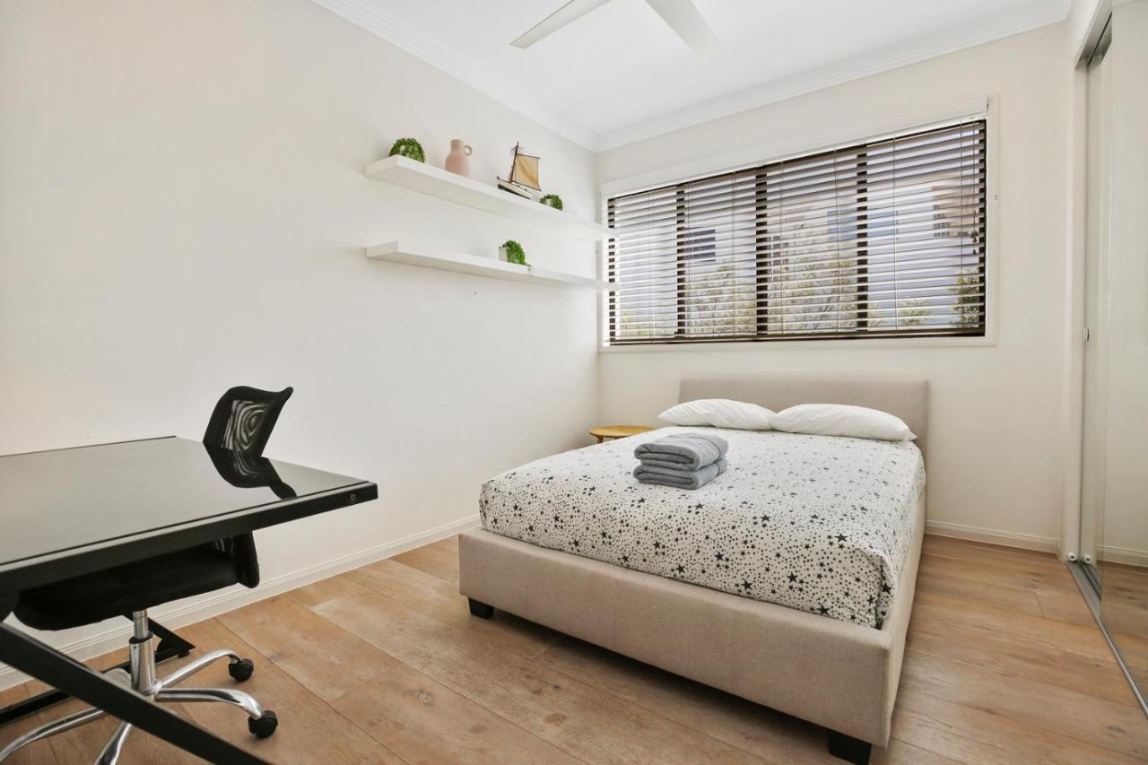 Ultimate Noosa Six Bedroom Luxury With Waterslide!