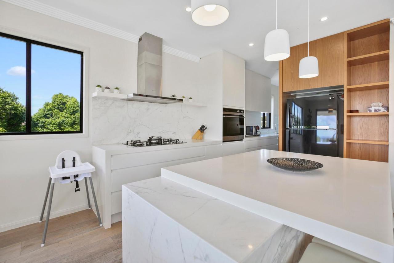 Ultimate Noosa Six Bedroom Luxury With Waterslide!