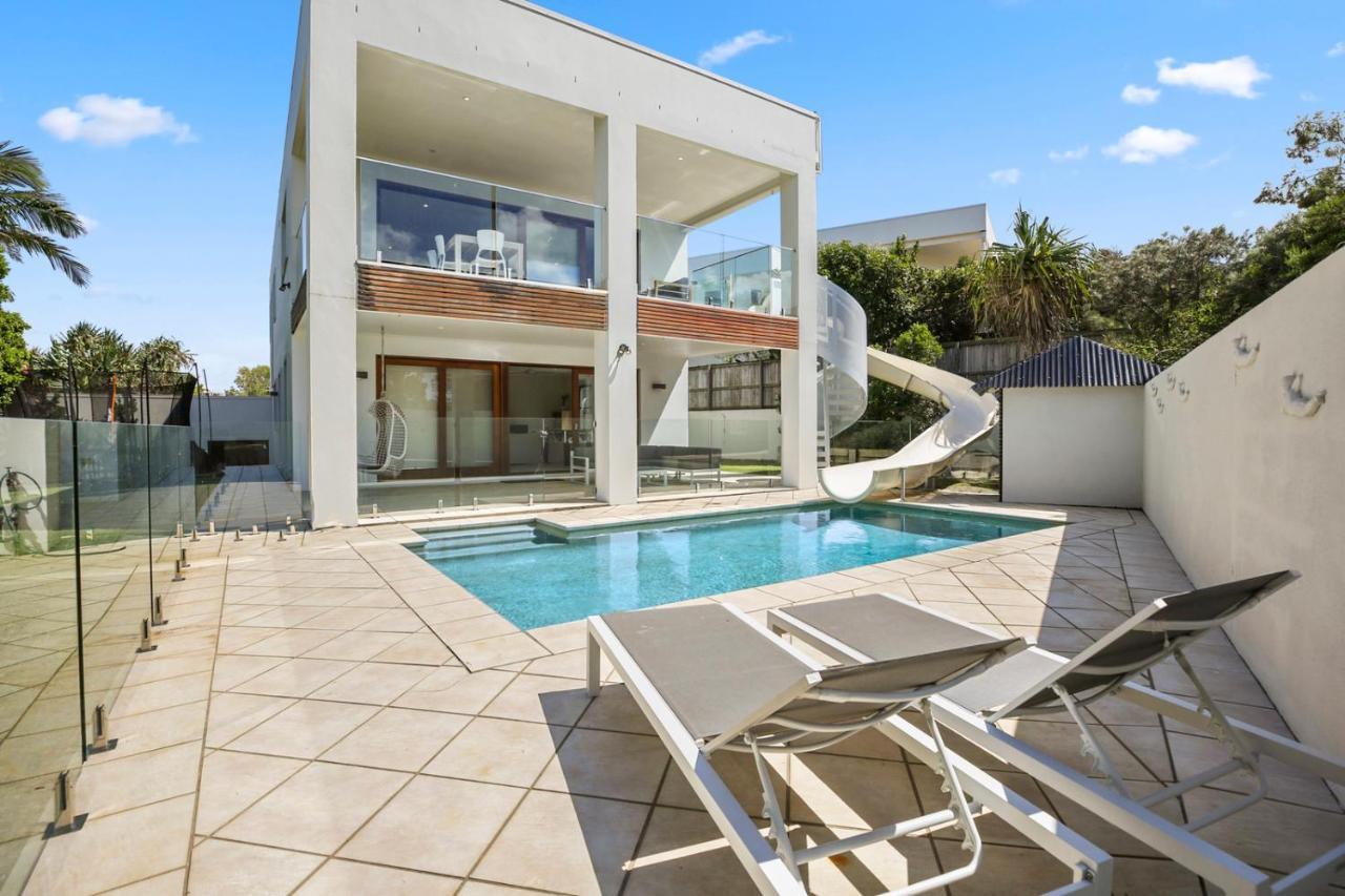 Ultimate Noosa Six Bedroom Luxury With Waterslide! Casa de férias *