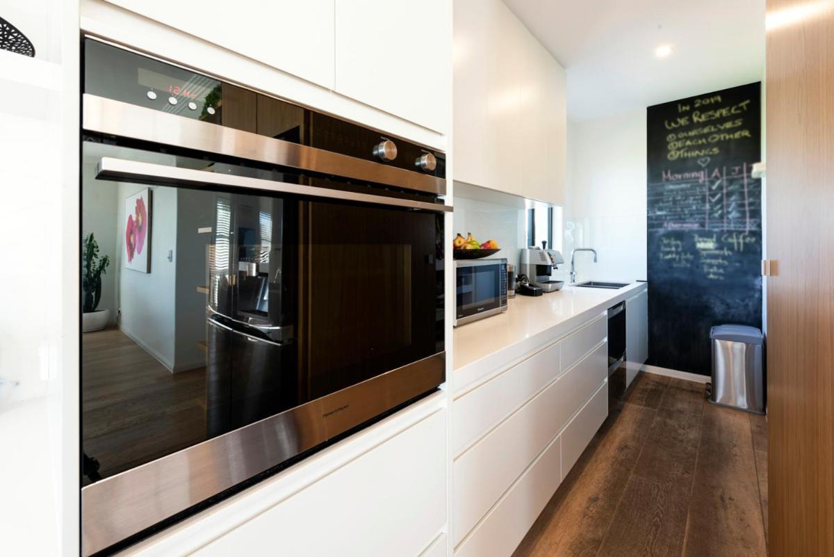 Ultimate Noosa Six Bedroom Luxury With Waterslide! *