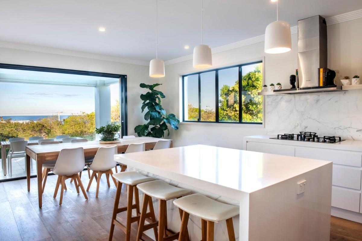 Ultimate Noosa Six Bedroom Luxury With Waterslide! Casa de férias Sunrise Beach