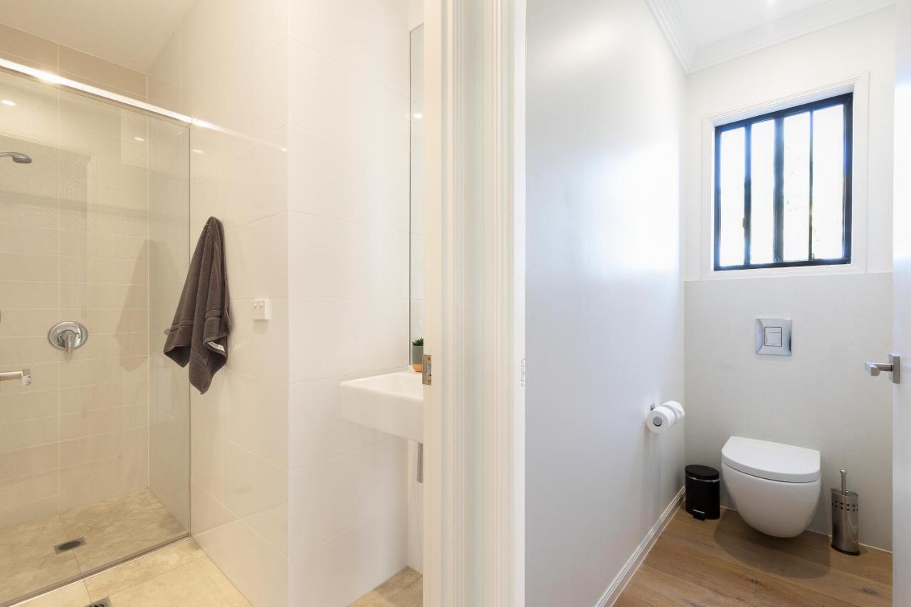 Ultimate Noosa Six Bedroom Luxury With Waterslide! Sunrise Beach
