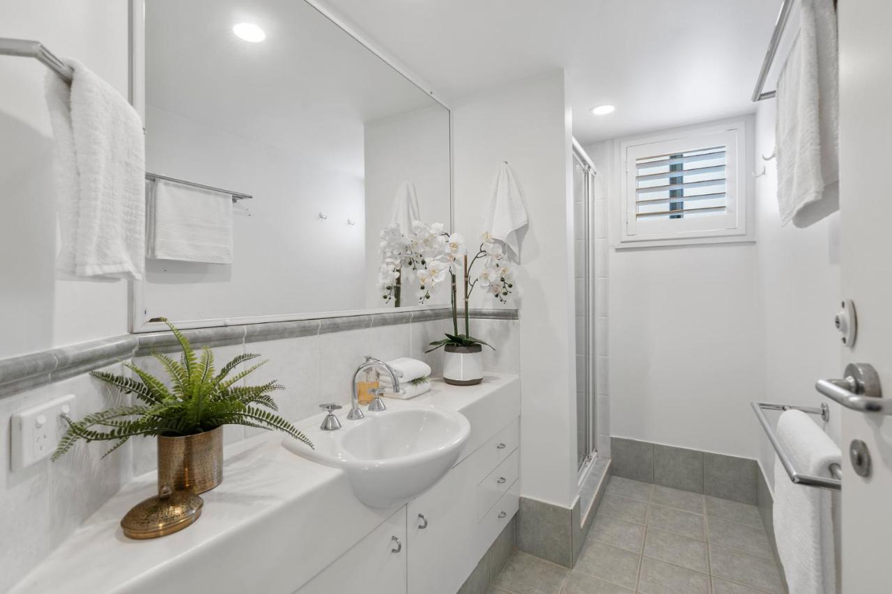 Castaway Cove Beachfront Luxury By Noosa Apartment