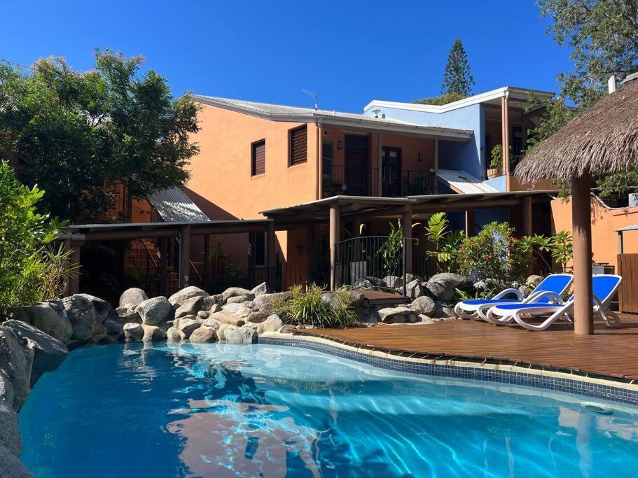 Private Sanctuary, Walking Distance To Apartment *